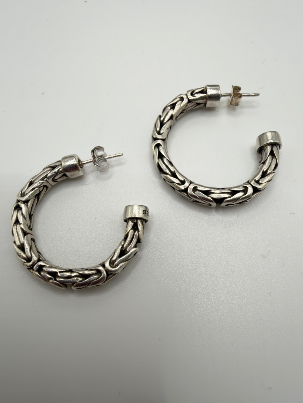 Suarti BA Byzantine chain sterling silver thick post signed hoop earrings boho